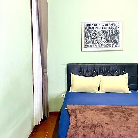 Telu Telu Solo Hotel Bagian luar foto