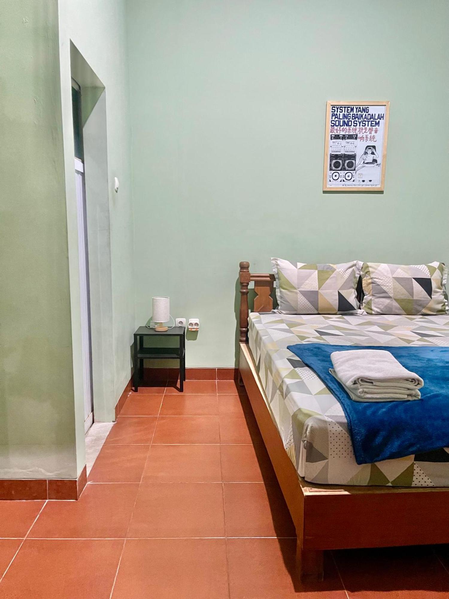 Telu Telu Solo Hotel Bagian luar foto