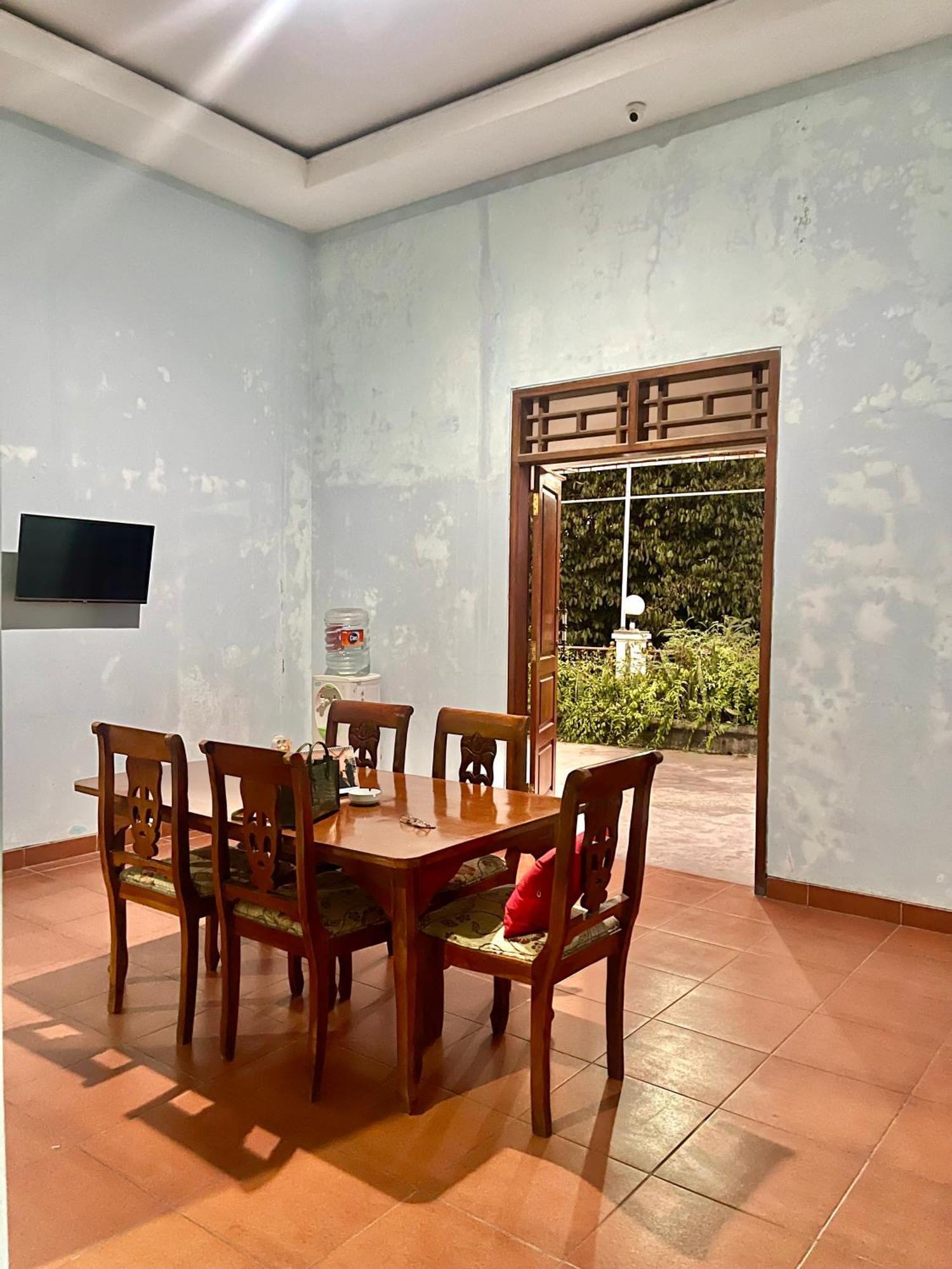 Telu Telu Solo Hotel Bagian luar foto