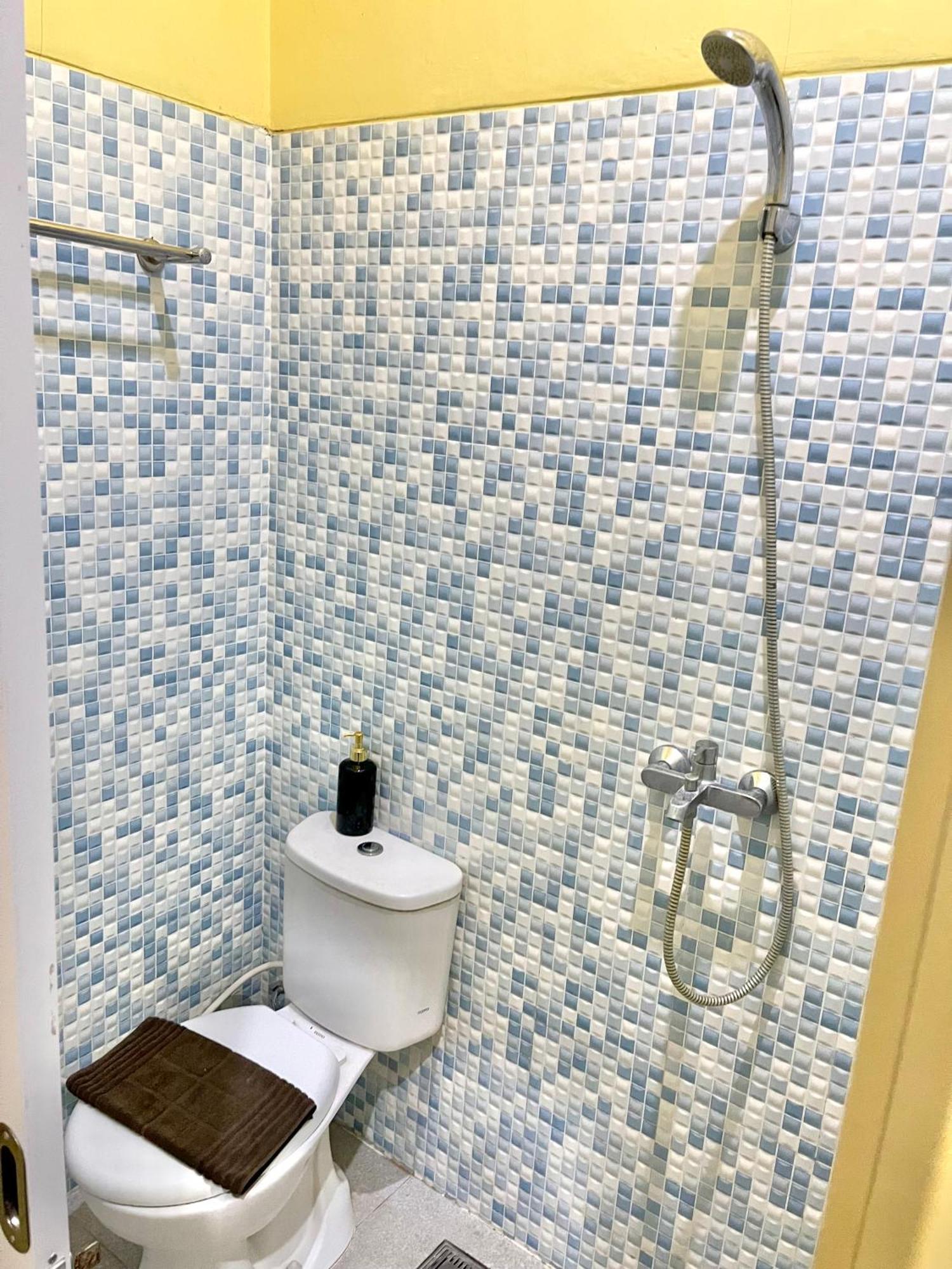 Telu Telu Solo Hotel Bagian luar foto