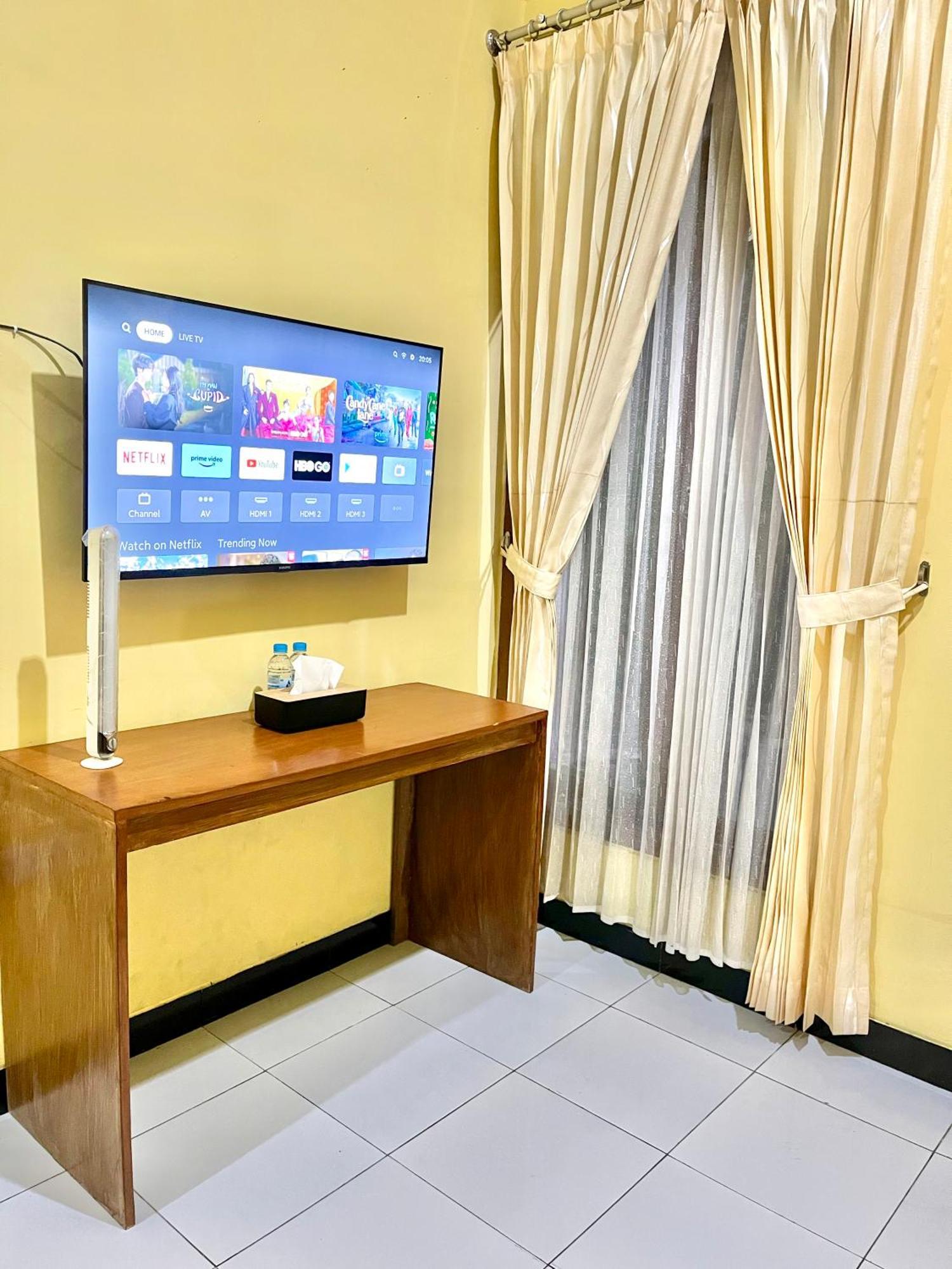Telu Telu Solo Hotel Bagian luar foto