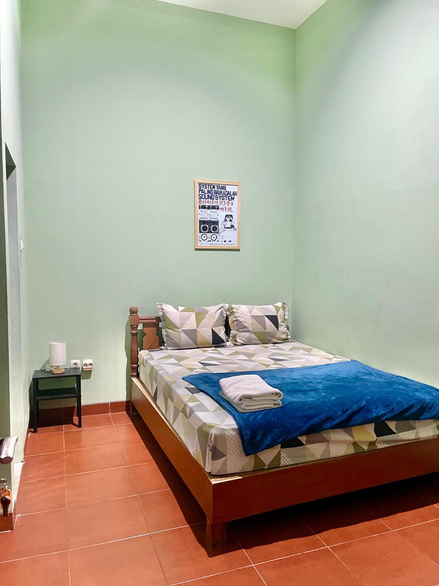Telu Telu Solo Hotel Bagian luar foto